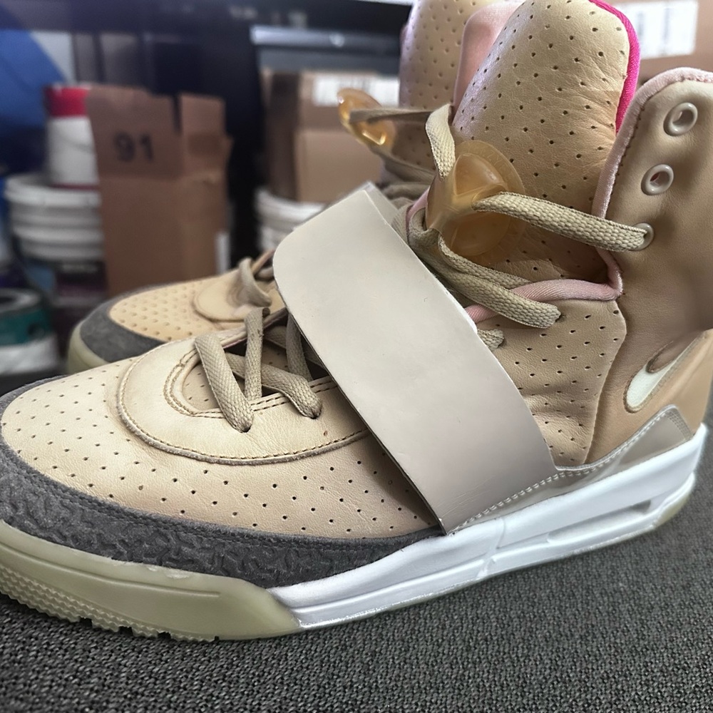 Yeezy 1 tans 10.5